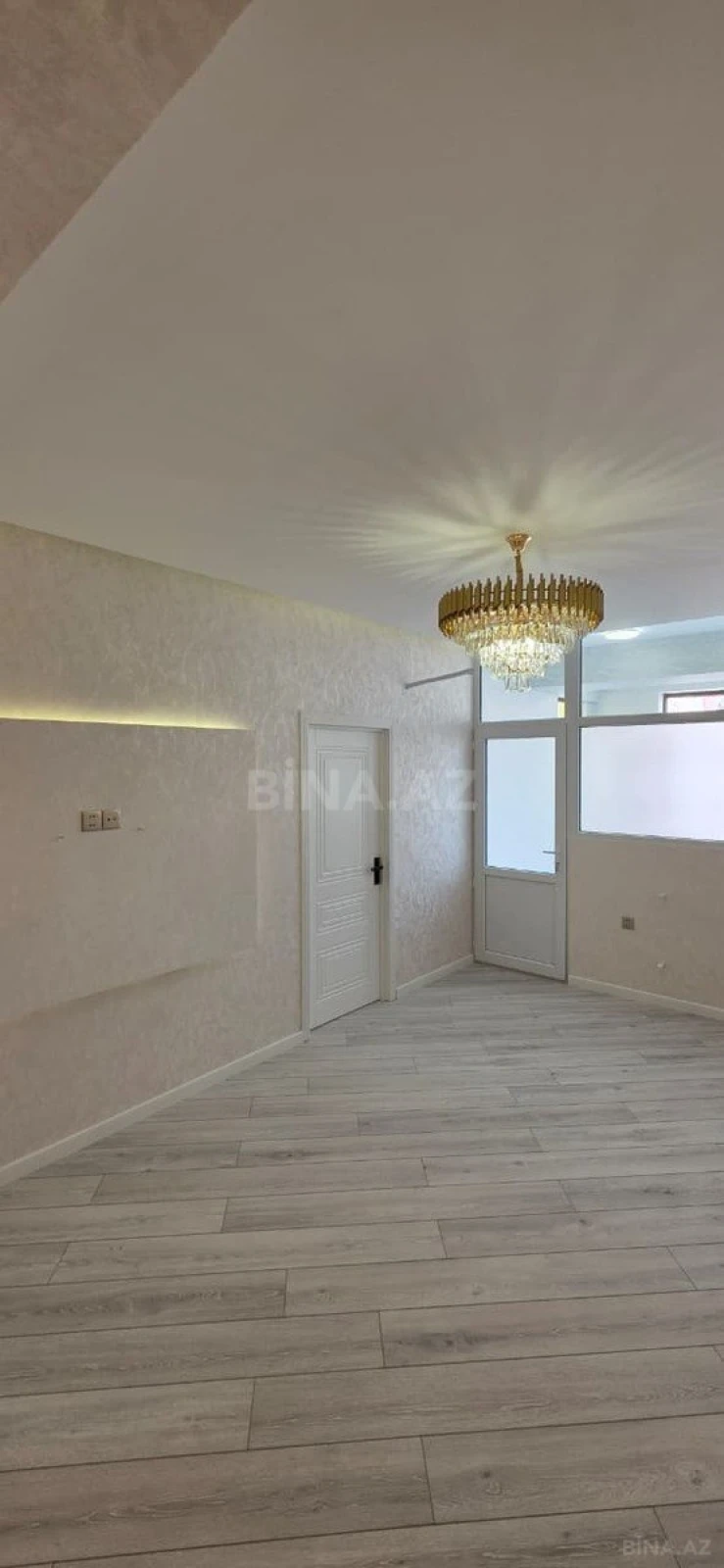 Satılır 2 otaqlı mənzil 79 m²