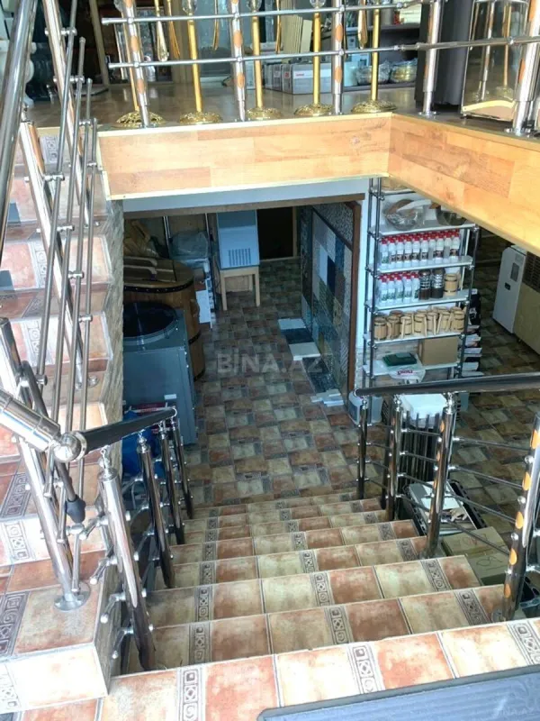 Satılır obyekt 200 m²