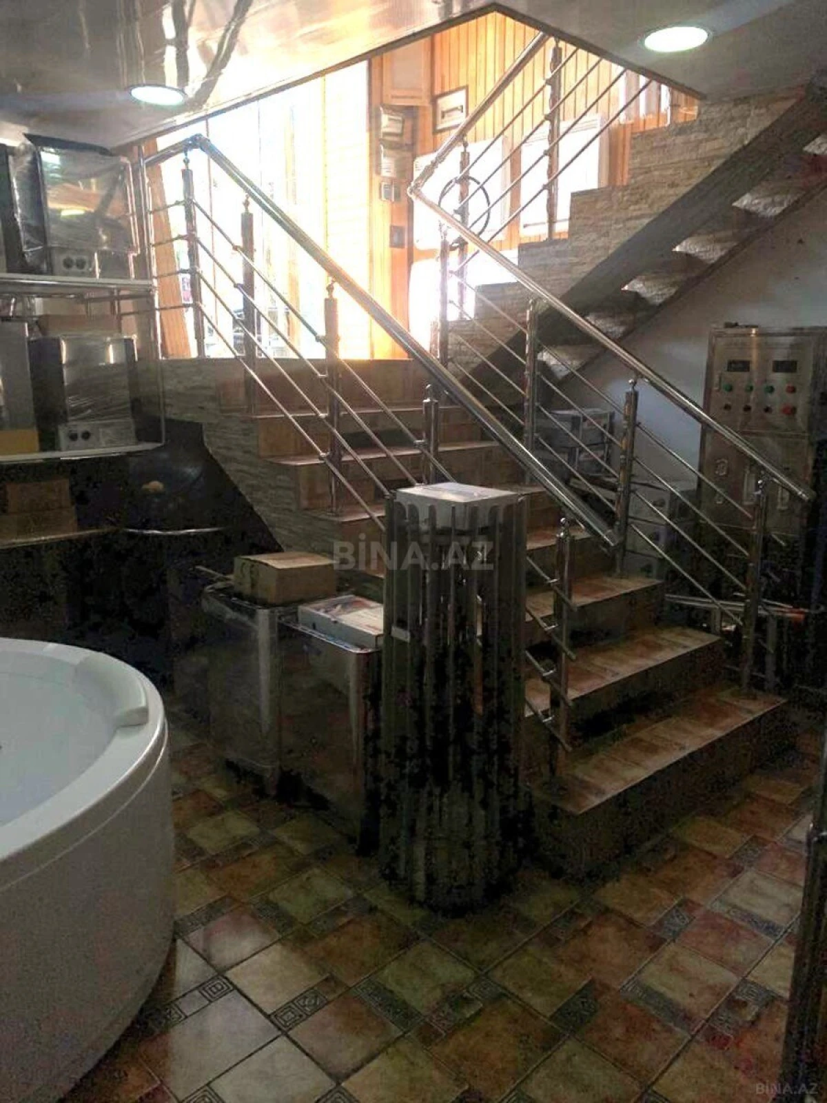 Satılır obyekt 200 m²