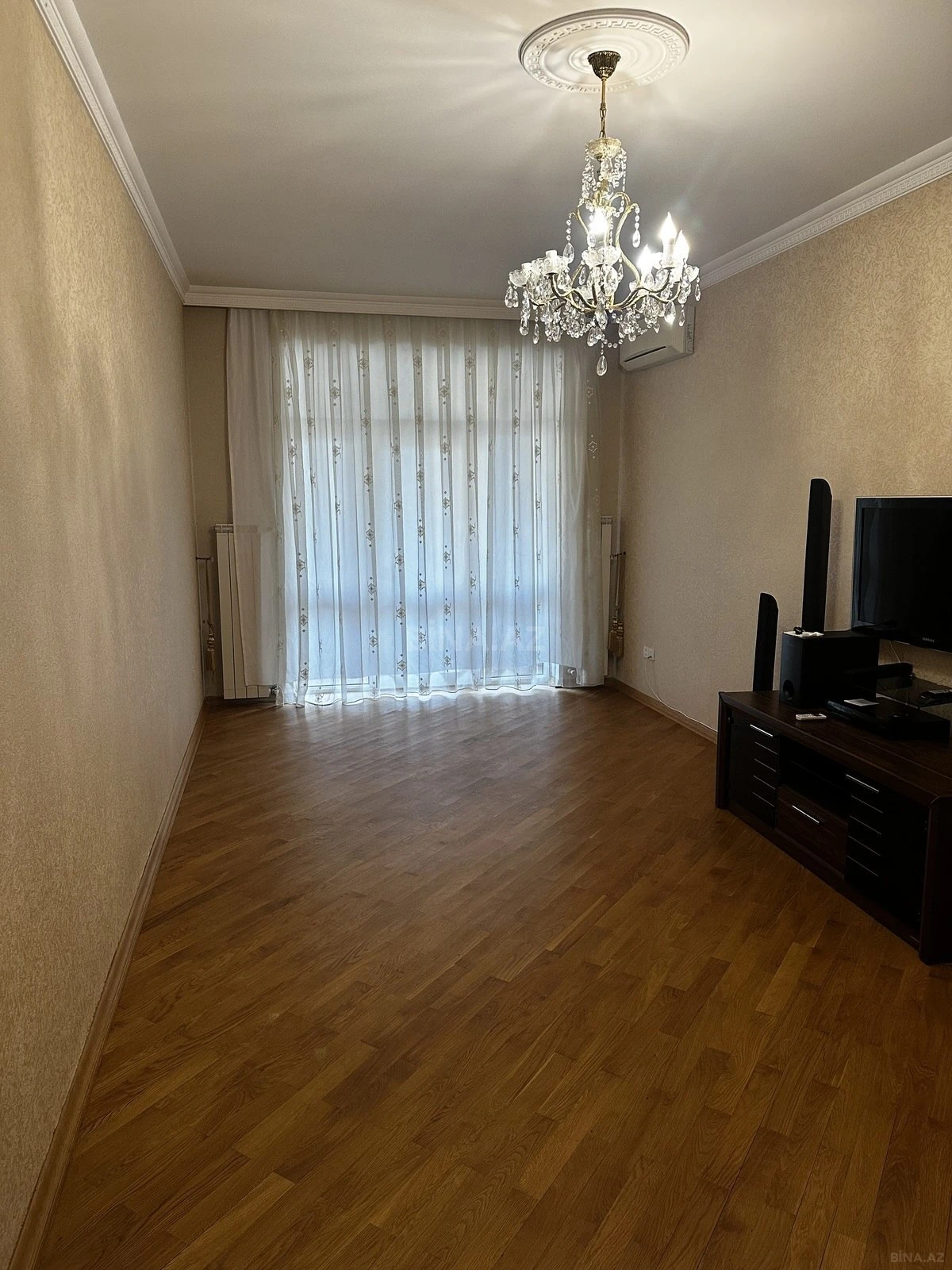 Kirayə verilir 3 otaqlı mənzil 180 m²