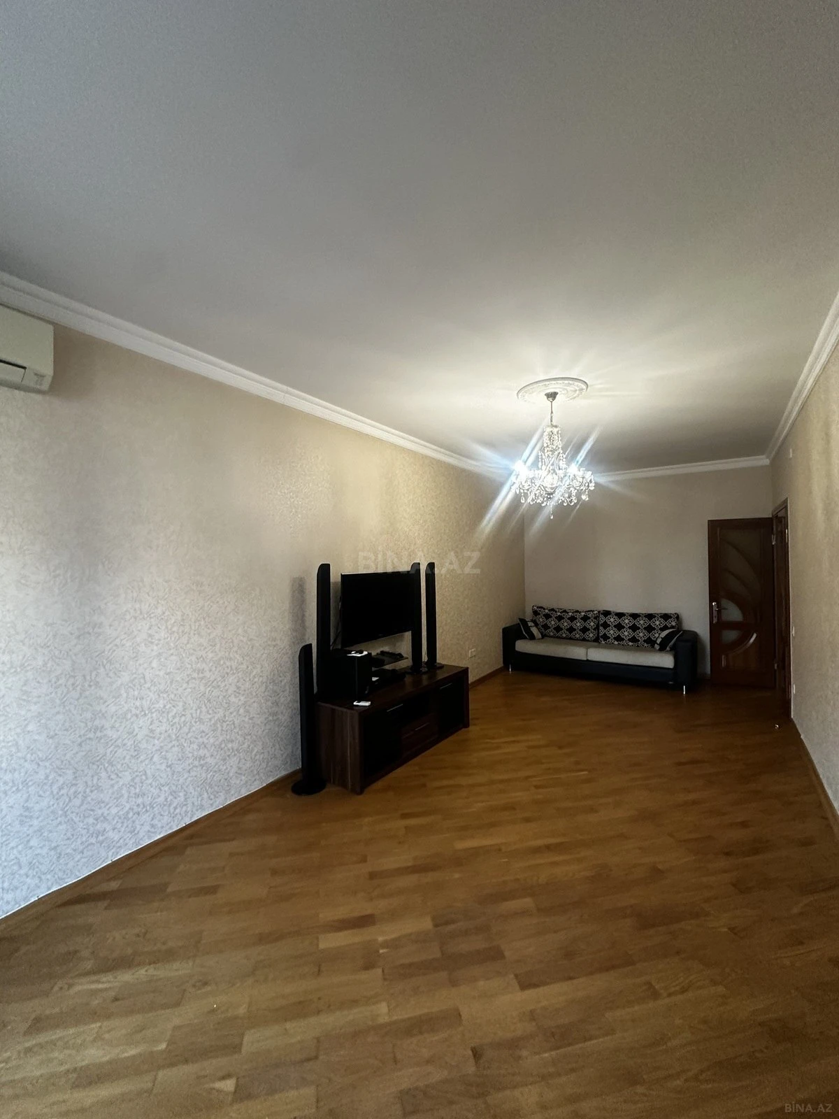 Kirayə verilir 3 otaqlı mənzil 180 m²