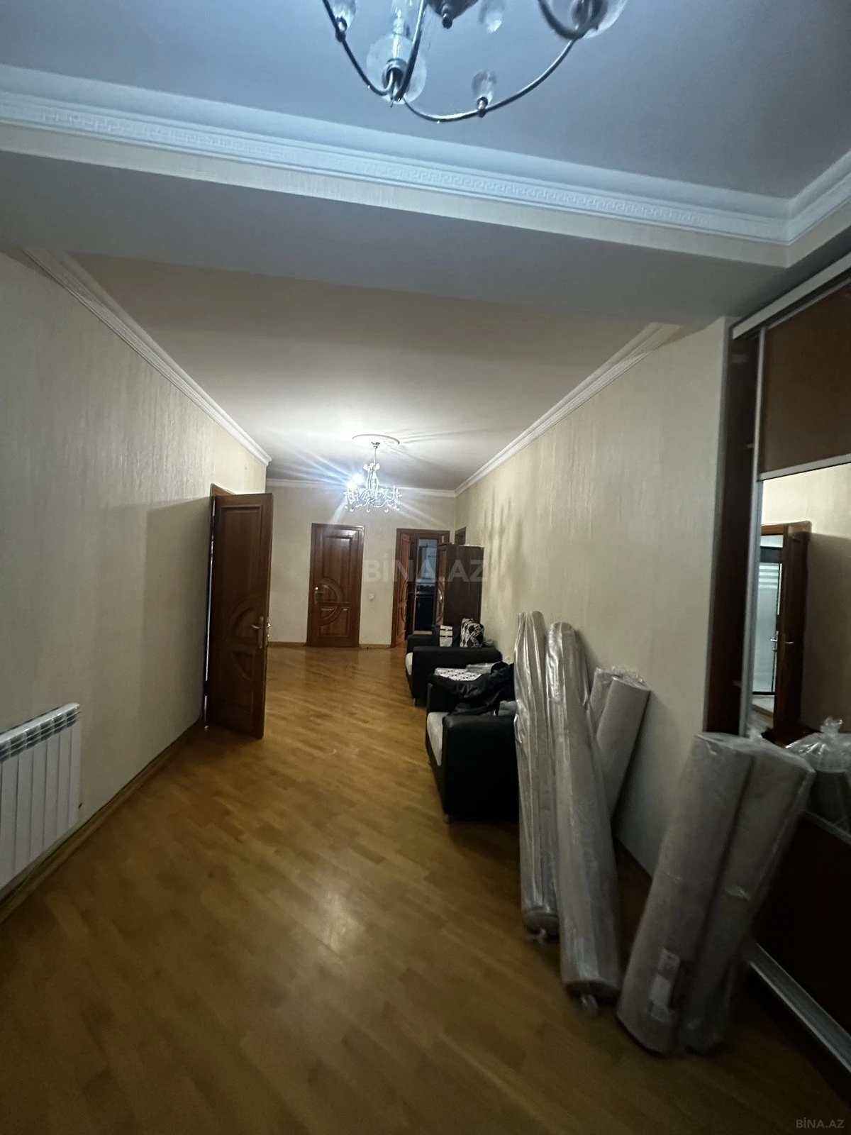 Kirayə verilir 3 otaqlı mənzil 180 m²