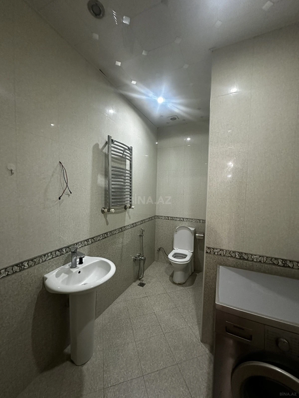 Kirayə verilir 3 otaqlı mənzil 180 m²