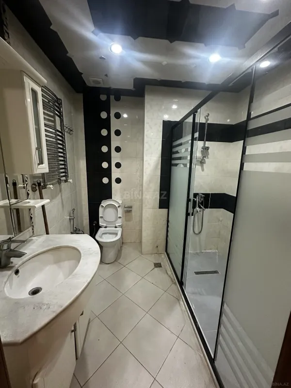 Kirayə verilir 3 otaqlı mənzil 180 m²