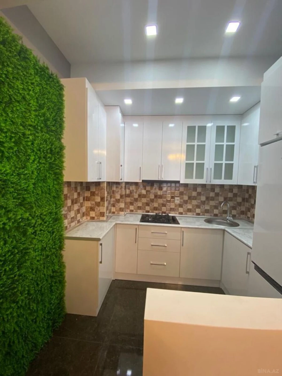 Satılır 2 otaqlı mənzil 52 m²