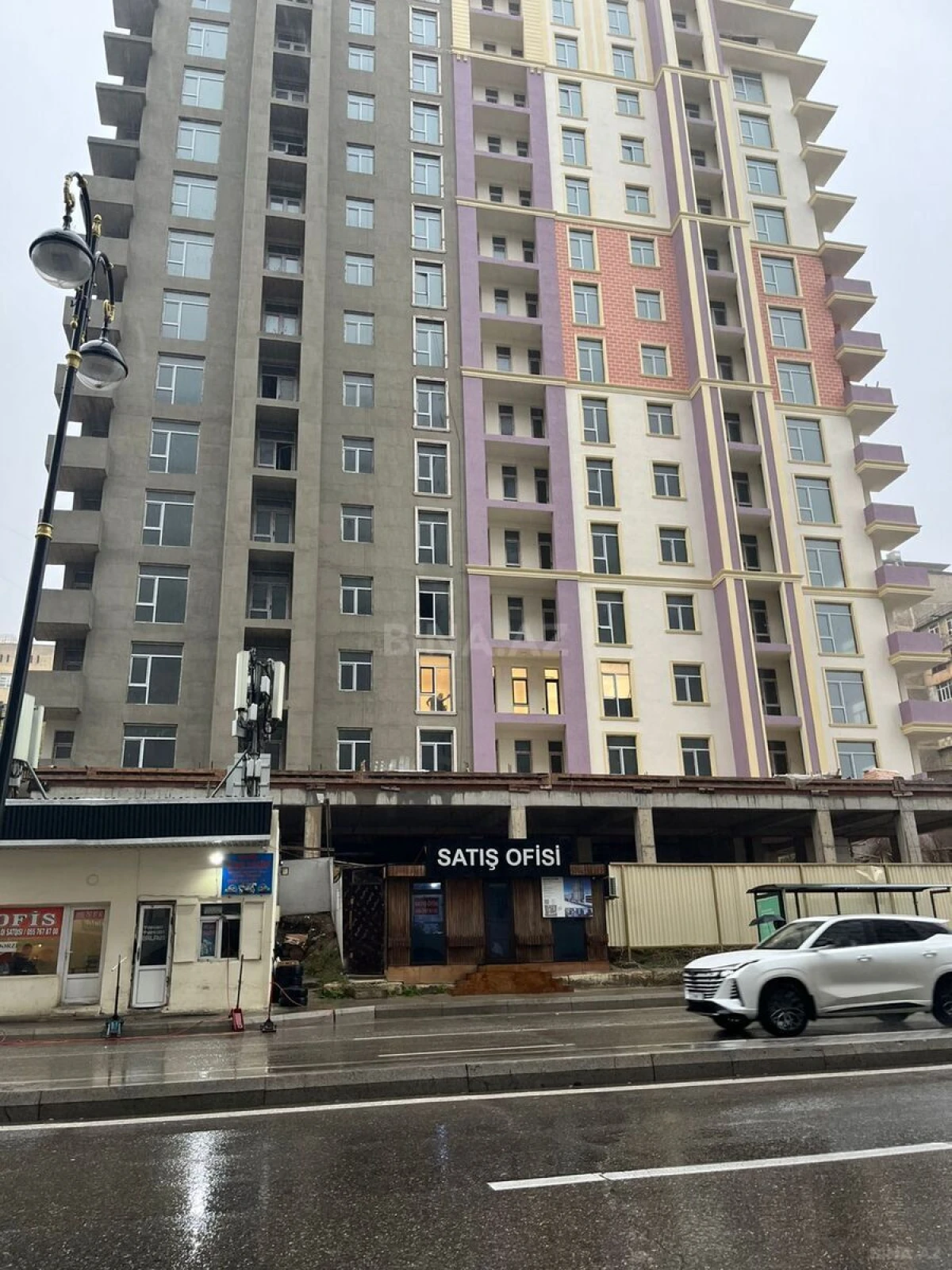 Satılır 3 otaqlı mənzil 130 m²