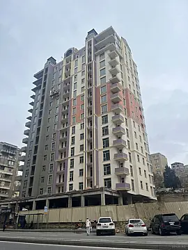 Satılır 3 otaqlı mənzil 130 m² — Bakı, Həzi Aslanov qəs. 3 otaq 130.00 m²