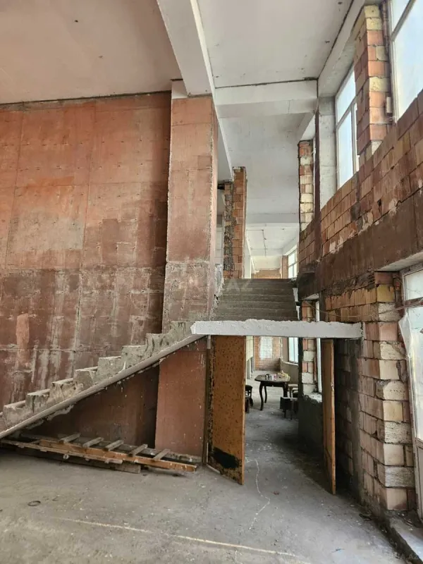 Satılır obyekt 1305.8 m²