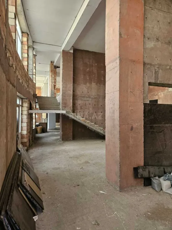 Satılır obyekt 1305.8 m²