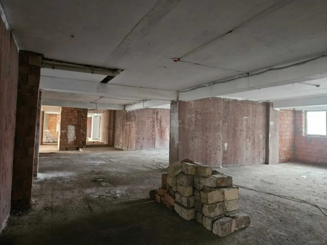 Satılır obyekt 1305.8 m²