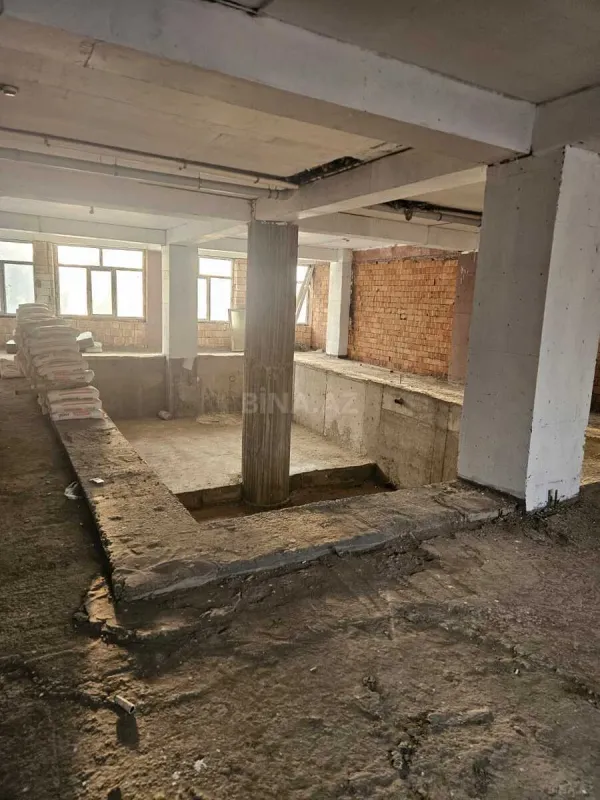 Satılır obyekt 1305.8 m²