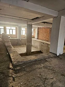 Satılır obyekt 1305.8 m²