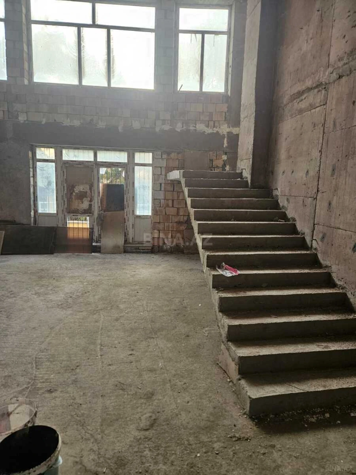 Satılır obyekt 1305.8 m²