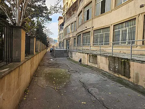 Satılır obyekt 1305.8 m² — Bakı, Nərimanov 1305.80 m²