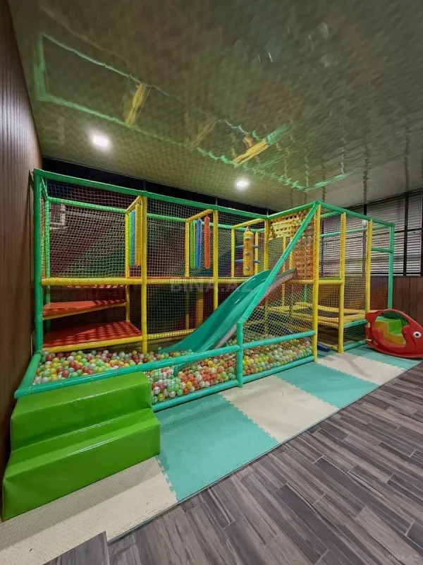 Kirayə verilir 5 otaqlı həyət evi 550 m²