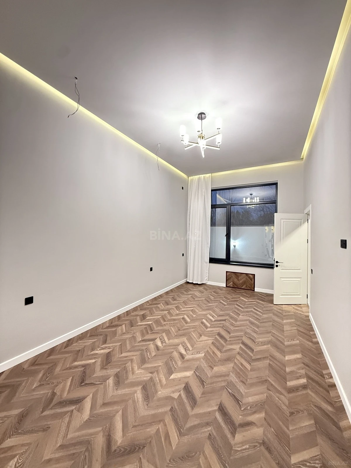 Satılır 5 otaqlı həyət evi 260 m²