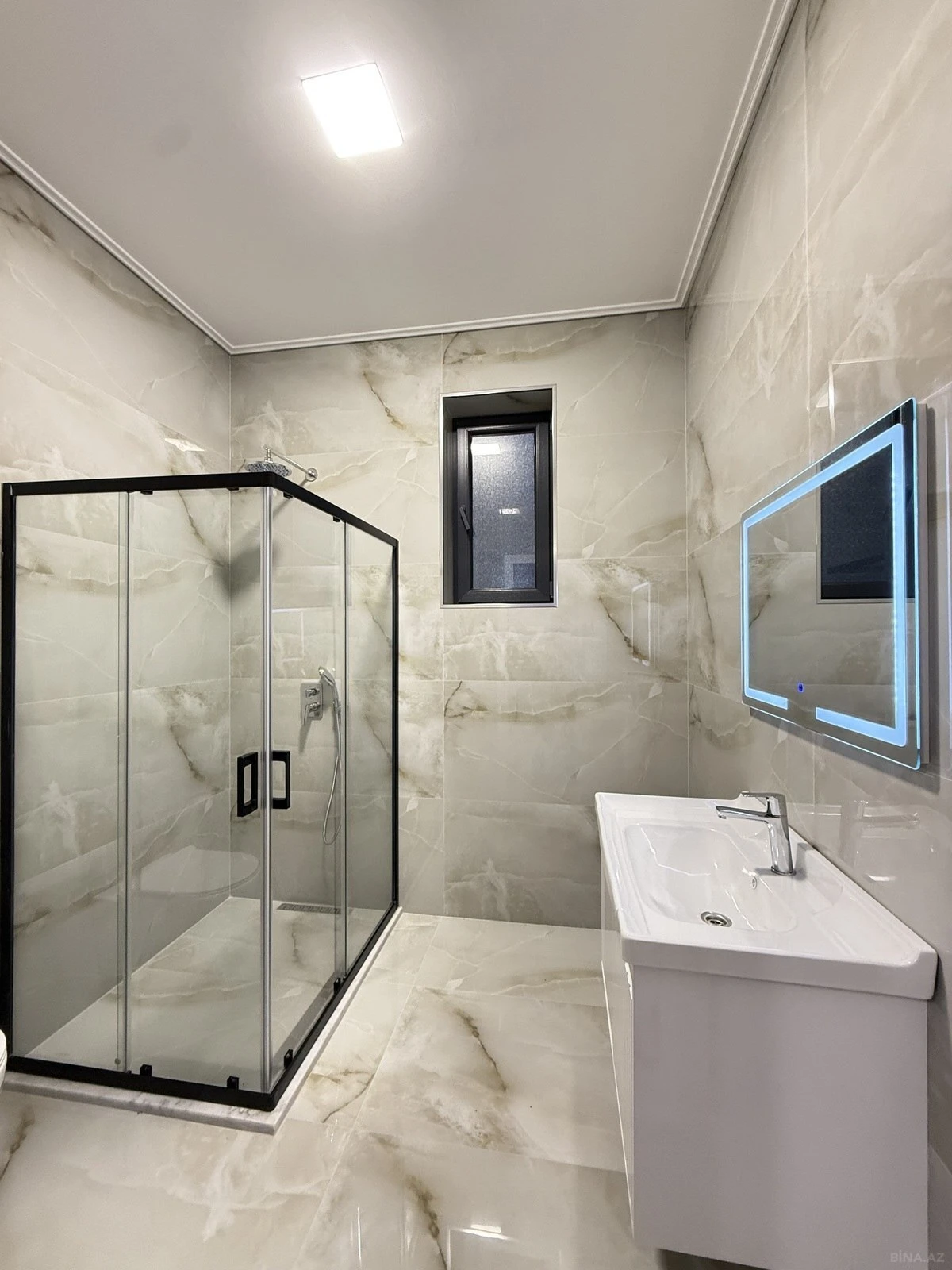 Satılır 5 otaqlı həyət evi 260 m²