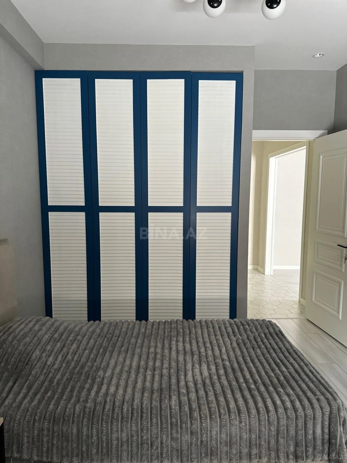 Kirayə verilir 4 otaqlı mənzil 150 m²