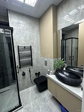 Kirayə verilir 4 otaqlı mənzil 150 m²