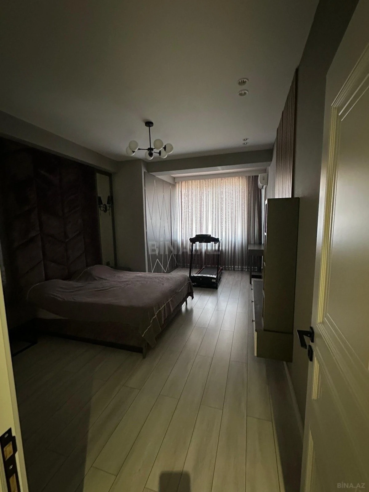 Kirayə verilir 4 otaqlı mənzil 150 m²