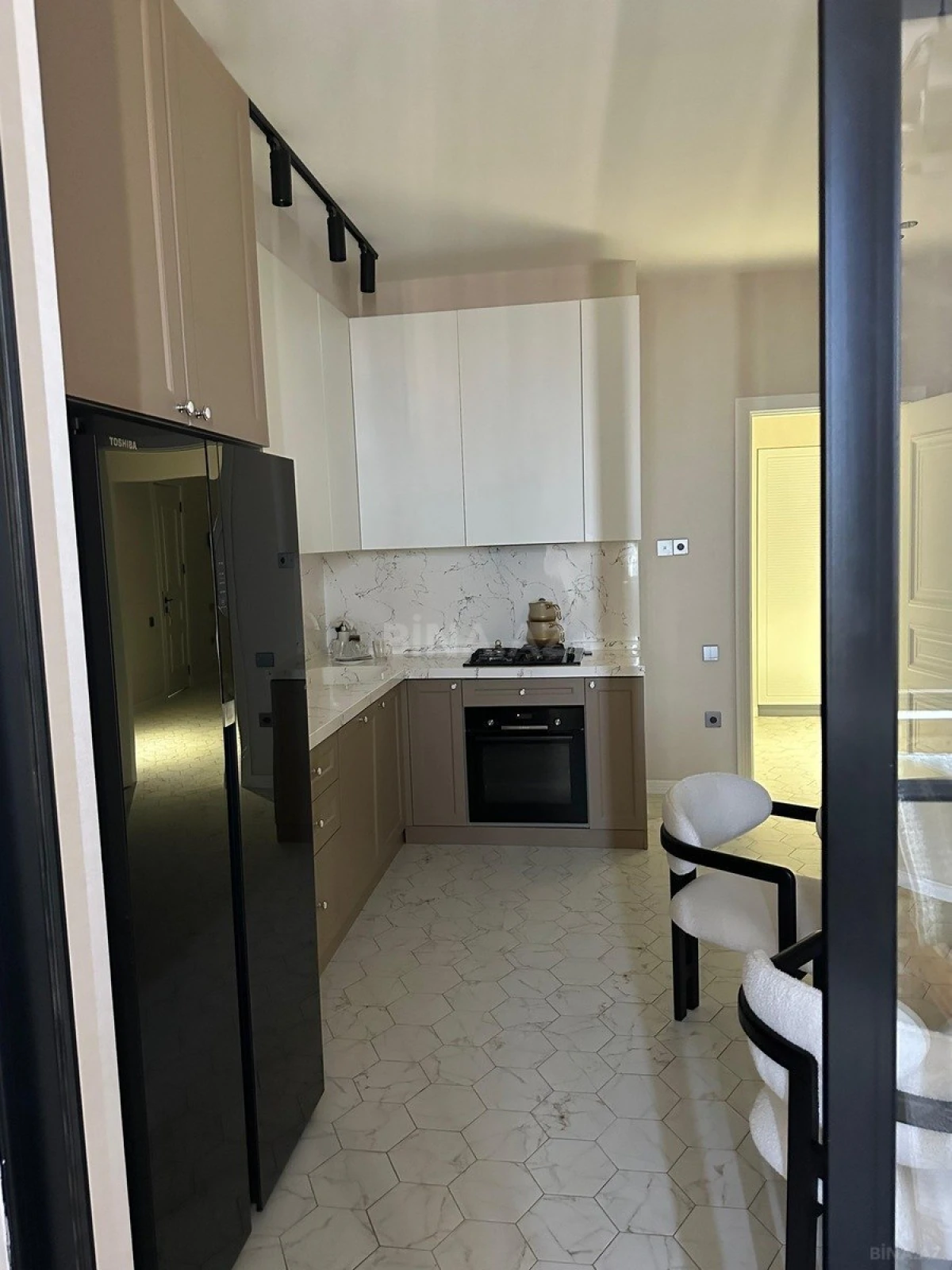 Kirayə verilir 4 otaqlı mənzil 150 m²