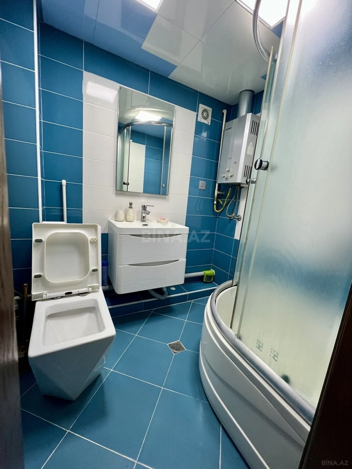 Kirayə verilir 2 otaqlı mənzil 45 m²