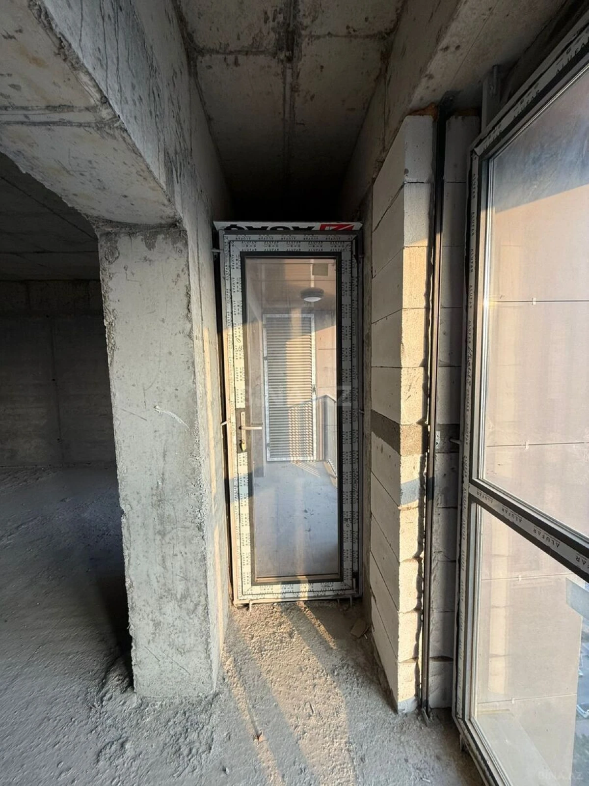 Satılır 3 otaqlı mənzil 91 m²