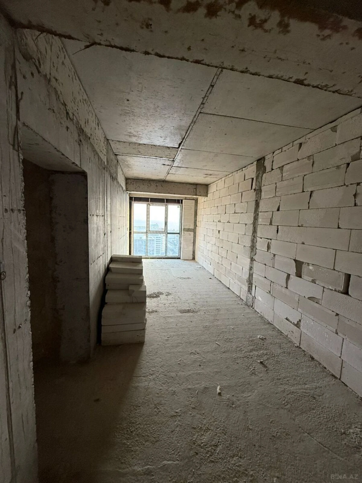 Satılır 3 otaqlı mənzil 91 m²