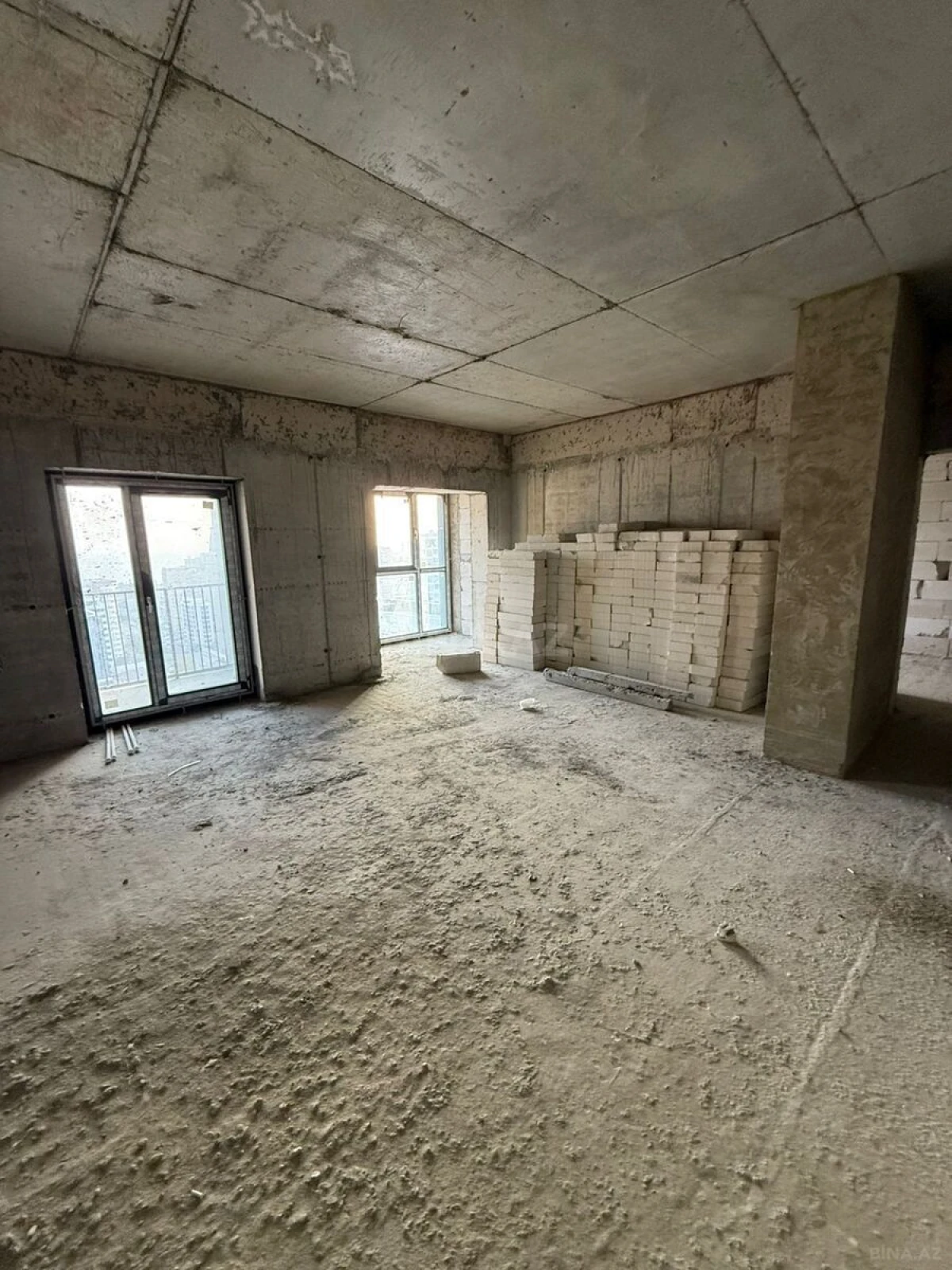 Satılır 3 otaqlı mənzil 91 m²