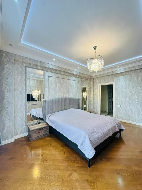 Kirayə verilir 4 otaqlı mənzil 180 m²