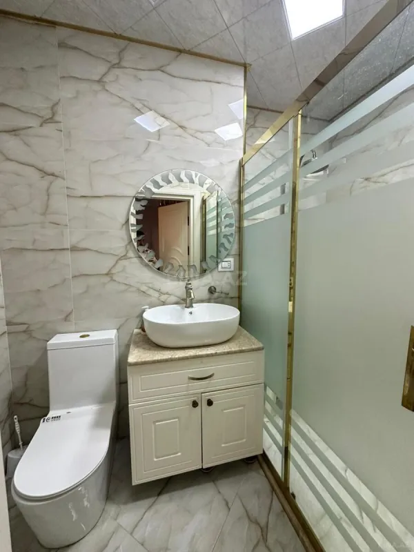 Kirayə verilir 4 otaqlı mənzil 180 m²