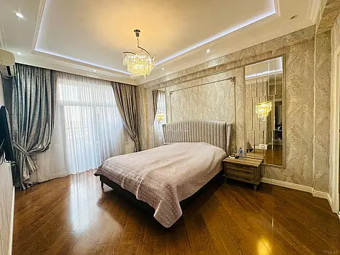 Kirayə verilir 4 otaqlı mənzil 180 m²