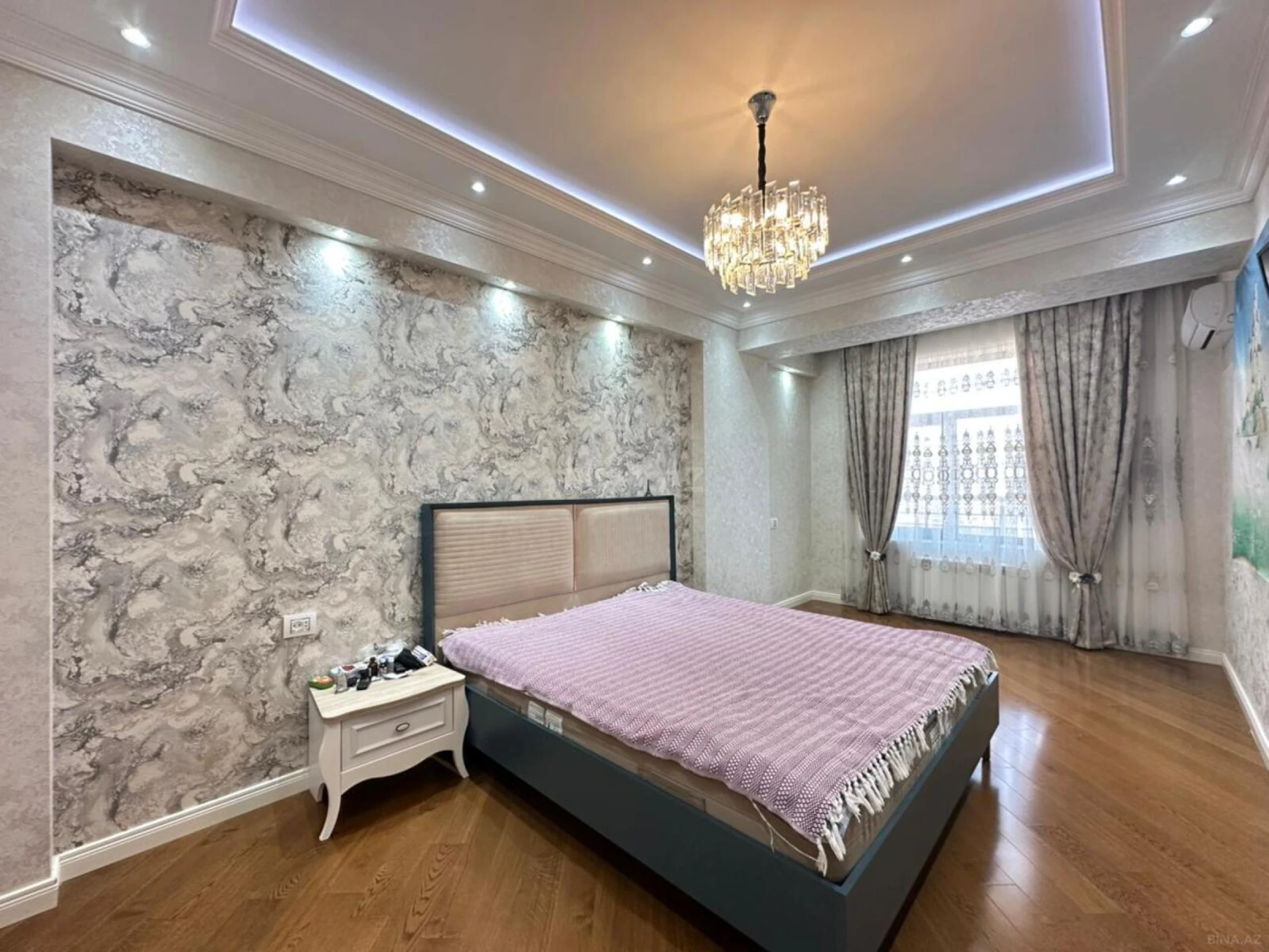 Kirayə verilir 4 otaqlı mənzil 180 m²