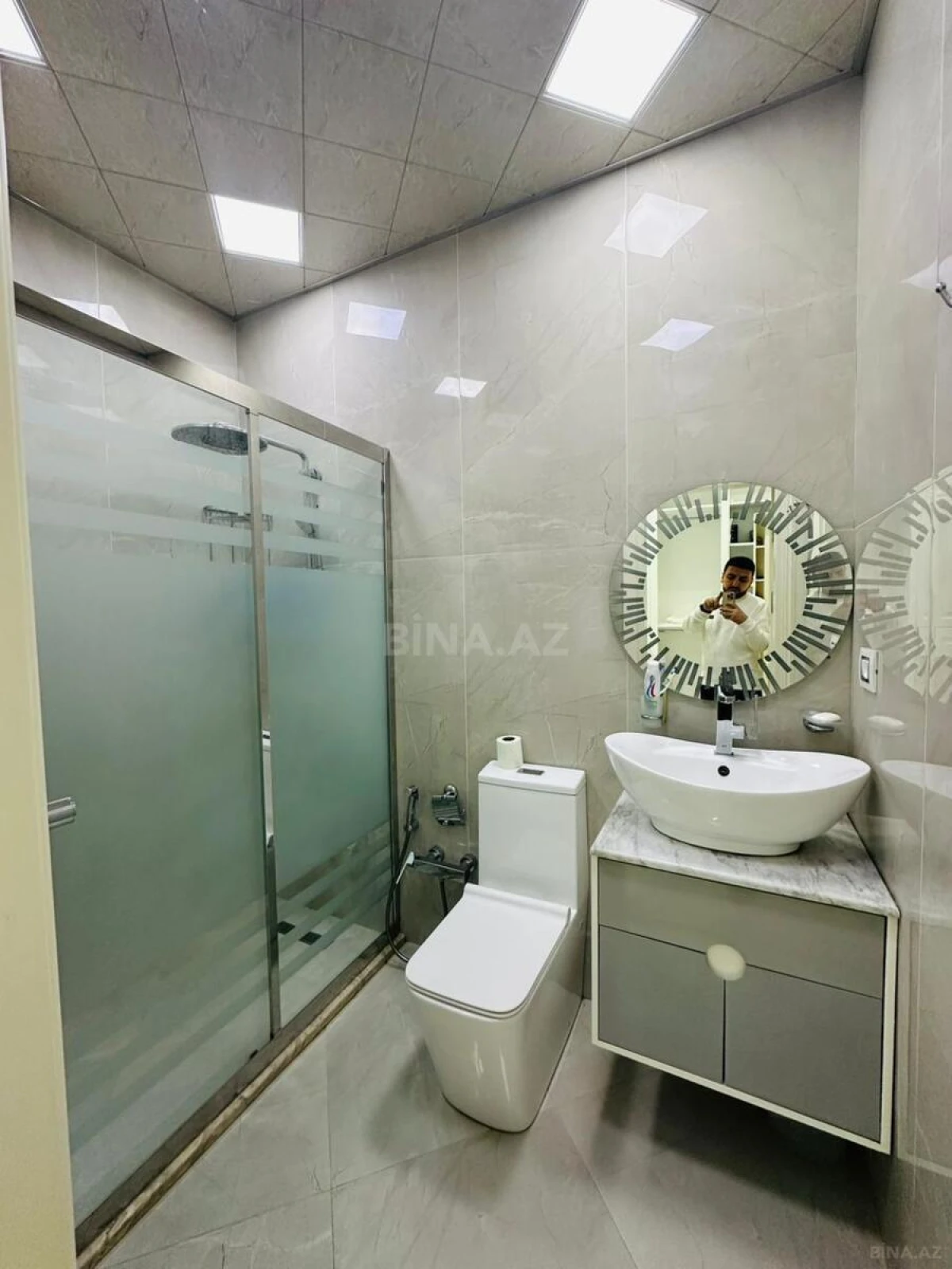 Kirayə verilir 4 otaqlı mənzil 180 m²