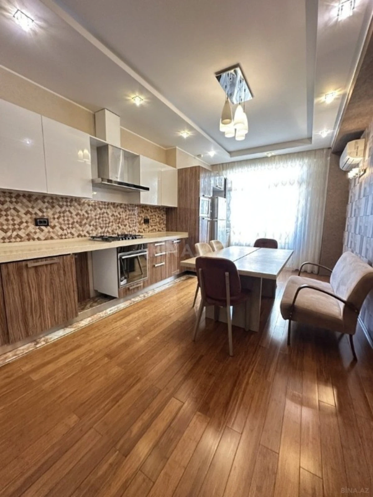 Satılır 3 otaqlı mənzil 128 m²