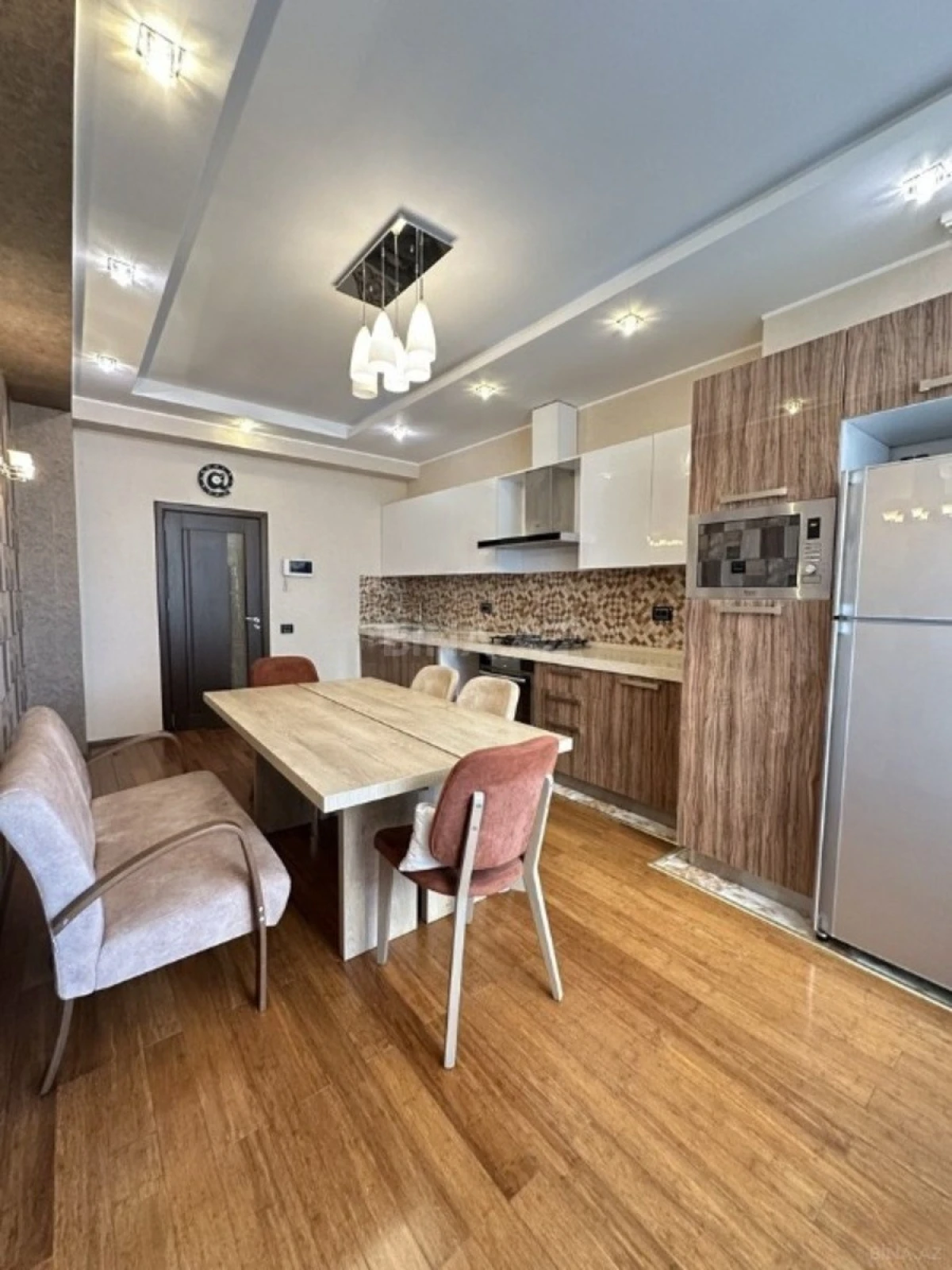 Satılır 3 otaqlı mənzil 128 m²