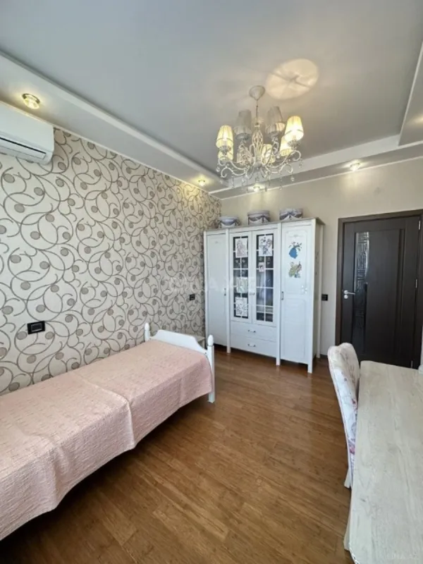Satılır 3 otaqlı mənzil 128 m²