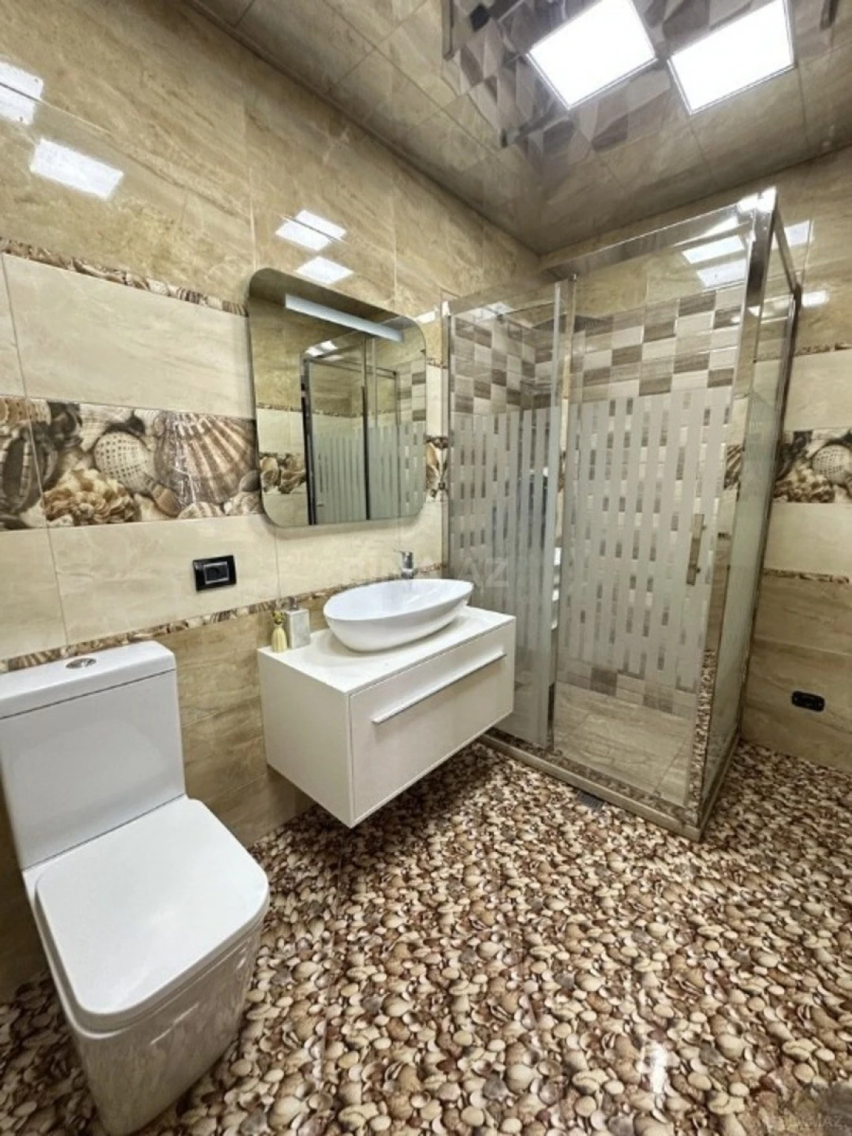 Satılır 3 otaqlı mənzil 128 m²