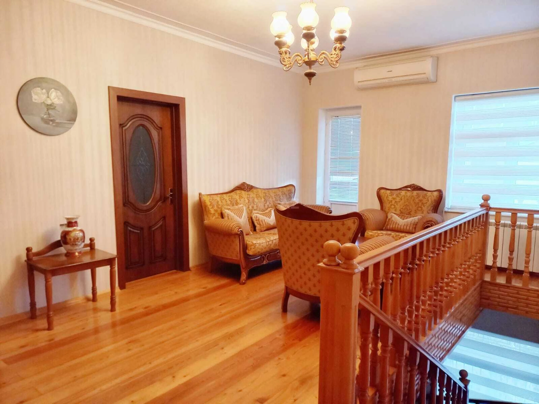 Satılır 7 otaqlı həyət evi 375 m²