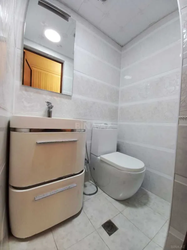 Satılır 7 otaqlı həyət evi 375 m²