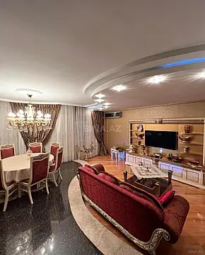Satılır 3 otaqlı mənzil 132 m²