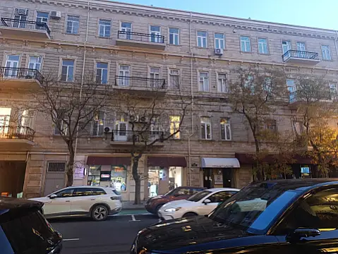 Satılır 4 otaqlı mənzil 140 m² — Bakı, Sahil qəs. 4 otaq 140.00 m²