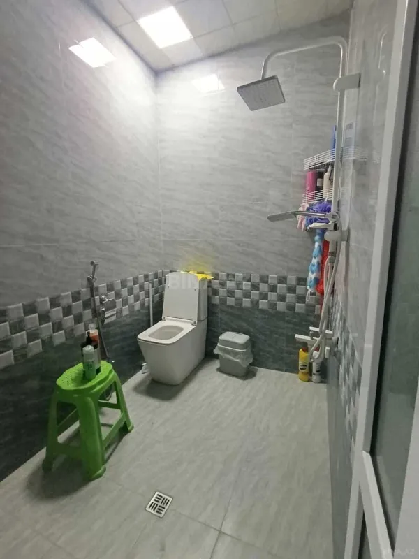 Satılır 4 otaqlı mənzil 140 m²