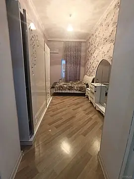 Satılır 4 otaqlı mənzil 140 m²