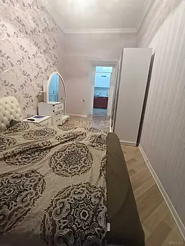Satılır 4 otaqlı mənzil 140 m²