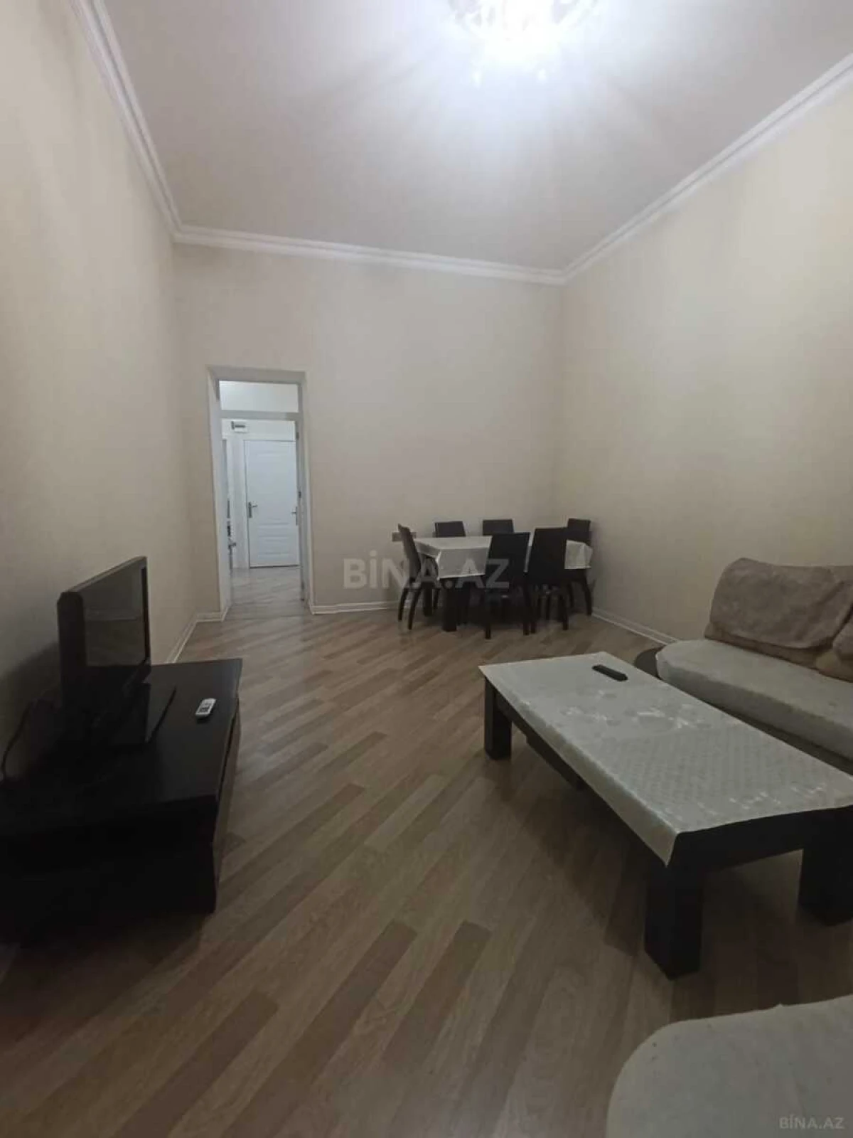 Satılır 4 otaqlı mənzil 140 m²