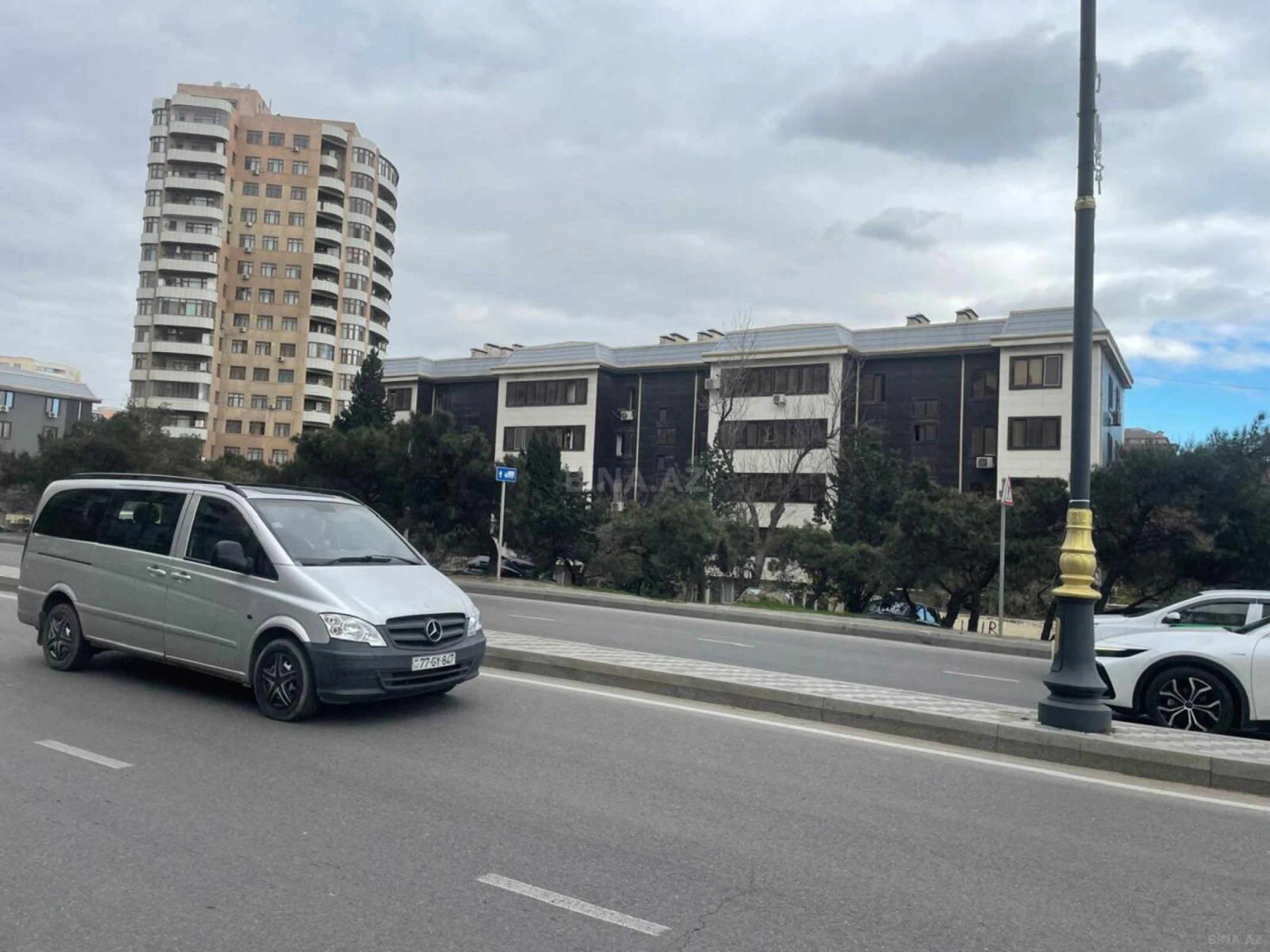 Satılır 3 otaqlı mənzil 75 m²