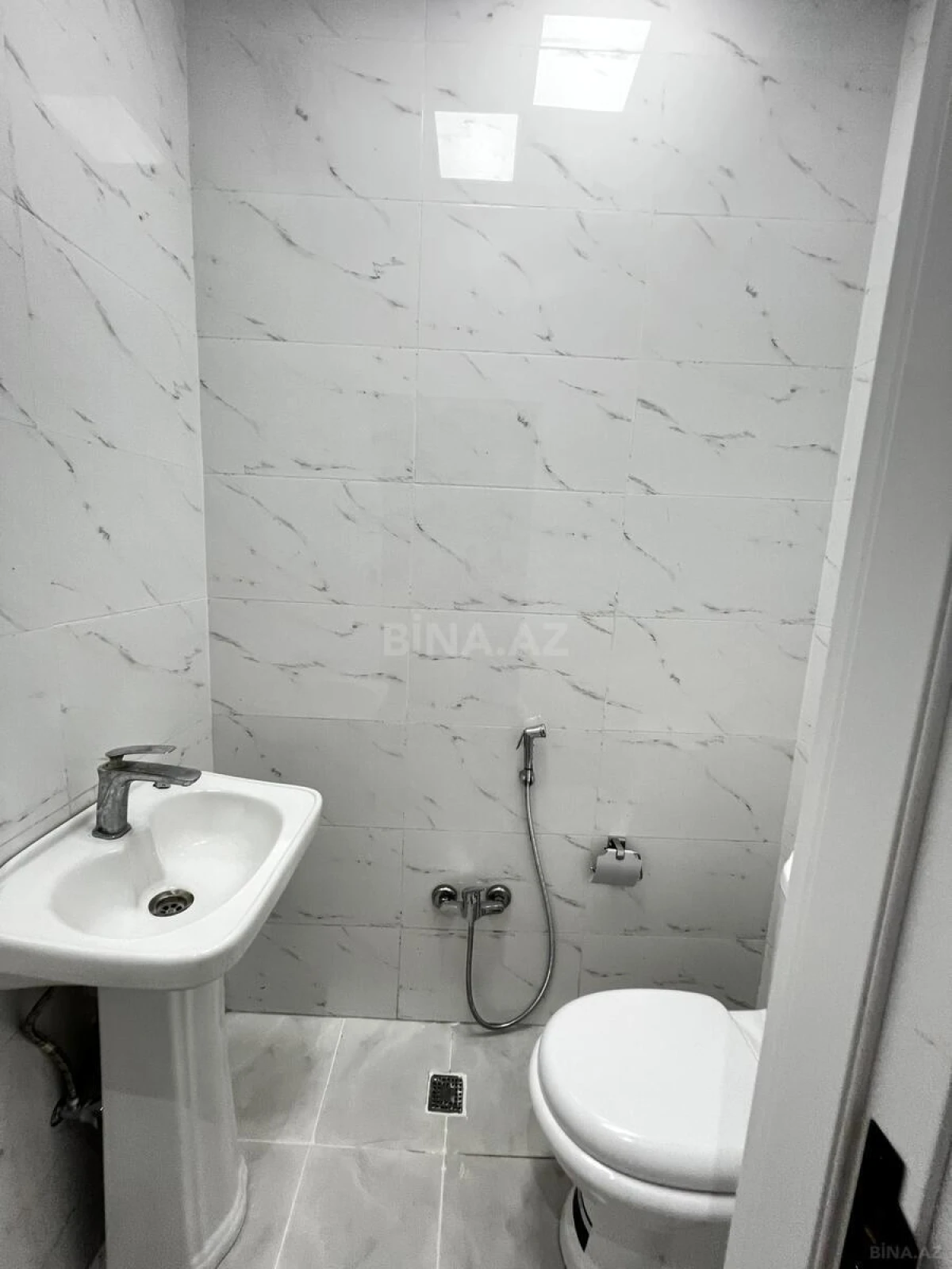 Satılır 3 otaqlı mənzil 120 m²
