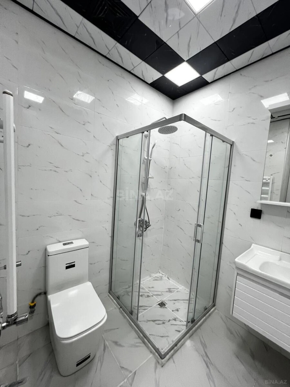 Satılır 3 otaqlı mənzil 120 m²