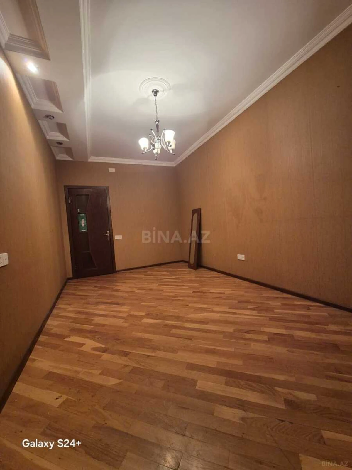 Satılır 2 otaqlı mənzil 82 m²